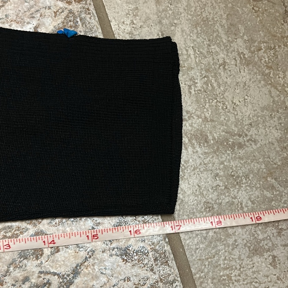 🍪 Angel V-Neck Black Sweater with Blue Stone Accents Large - Picture 12 of 12